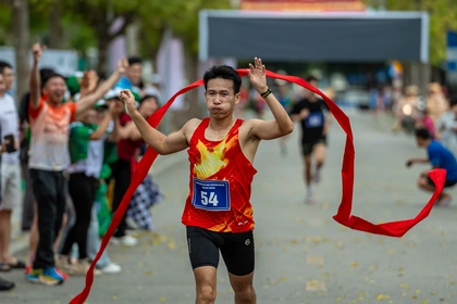 Những bước chạy “vì sức khỏe toàn dân – vì an ninh Tổ quốc” trên đường đua việt dã Báo và PTTH Thanh Hoá lần thứ XXX năm 2026